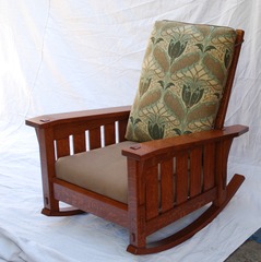 Shown with the back cushion reversed.  